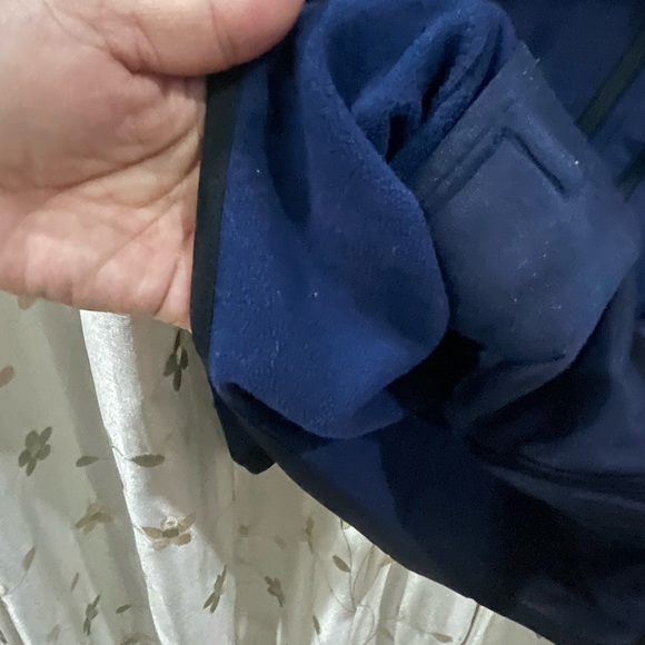 The North Face fleece jacket. Size 5/6. Unisex. - Picture 7 of 8